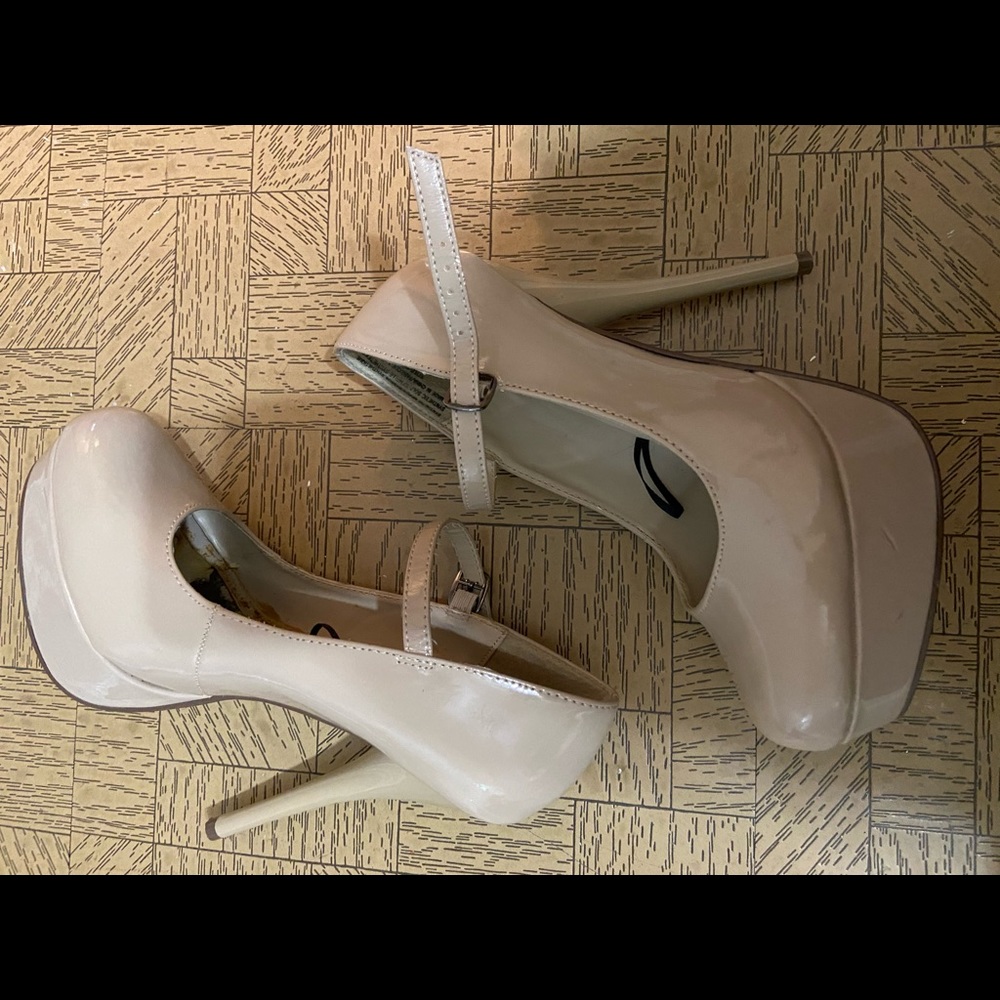 BEAUTIFUL HIGH HEEL SHOES FOR SALE